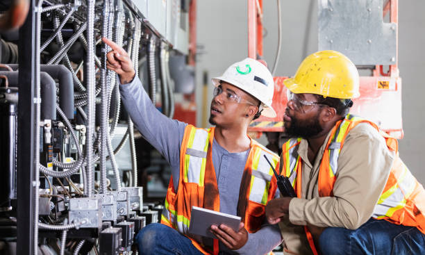 Best Circuit Breaker Repair  in Boling, TX